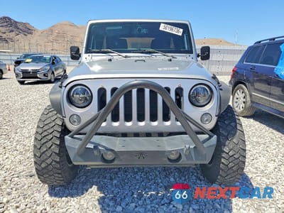 Piąte zdjęcie samochodu w środku: 2018 JEEP WRANGLER UNLIMITED SPORT VIN:1C4HJWDG9JL930991 - miniatura