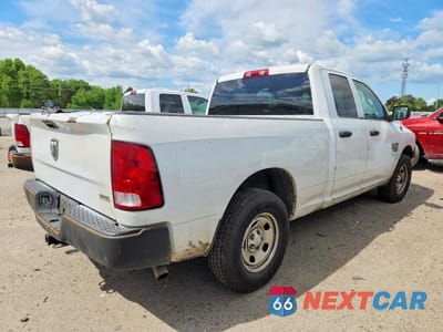 Trzecie zdjęcie samochodu z tyłu: 2019 RAM 1500 CLASSIC TRADESMAN VIN:1C6RR6FG2KS603714 - miniatura