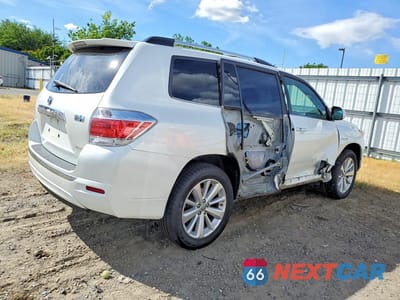 Trzecie zdjęcie samochodu z tyłu: 2013 TOYOTA HIGHLANDER HYBRID LIMITED VIN:JTEDC3EH0D2012678 - miniatura