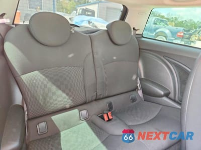 Zdjęcie 10 z 12 samochodu: 2009 MINI COOPER VIN:WMWMF33549TU70128 - miniatura