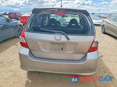 Zdjęcie 6 z 12 samochodu: 2007 HONDA FIT S VIN:JHMGD38657S029505 - miniatura