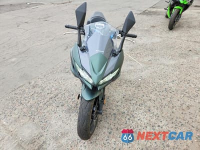 Drugie zdjęcie samochodu z przodu: 2025 KAWASAKI EX650 P VIN:ML5EXEP13SDAF7553 - miniatura