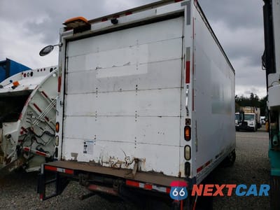 Trzecie zdjęcie samochodu z tyłu: 2001 ISUZU NPR BOX TRUCK VIN:JALC4B14317008342 - miniatura