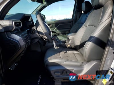 Zdjęcie 7 z 12 samochodu: 2025 TOYOTA TACOMA TRD SPORT VIN:3TMLB5JN4SM144777 - miniatura