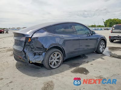 Trzecie zdjęcie samochodu z tyłu: 2024 TESLA MODEL Y VIN:7SAYGDEE5RA253856 - miniatura