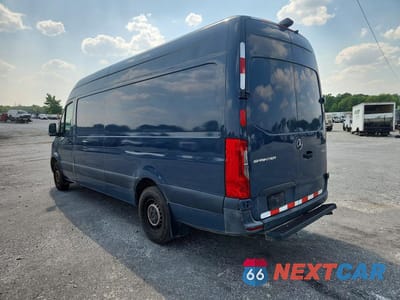 Drugie zdjęcie samochodu z przodu: 2019 MERCEDES BENZ SPRINTER 2500 DELIVERY VAN VIN:WD4PF1CD1KP126658 - miniatura