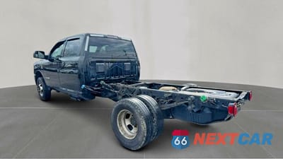 Trzecie zdjęcie samochodu z tyłu: 2022 RAM 3500 VIN:3C7WRSCL3NG207506 - miniatura