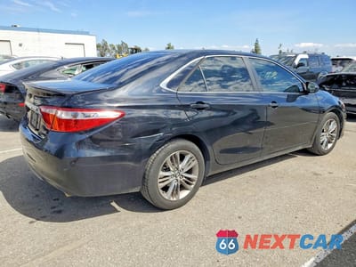 Trzecie zdjęcie samochodu z tyłu: 2016 TOYOTA CAMRY SE VIN:4T1BF1FK1GU193442 - miniatura