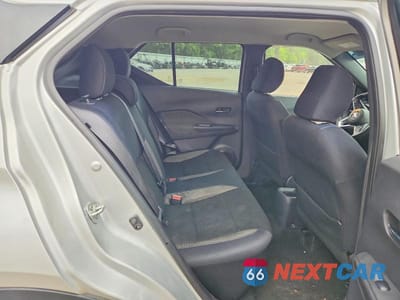 Zdjęcie 10 z 12 samochodu: 2018 NISSAN KICKS SV VIN:3N1CP5CU0JL526382 - miniatura