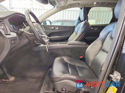 Zdjęcie 7 z 13 samochodu: 2018 VOLVO XC60 T5 VIN:LYV102RK9JB083419 - miniatura