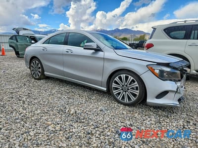 Czwarte zdjęcie samochodu z boku: 2019 MERCEDES-BENZ CLA 250 4MATIC VIN:WDDSJ4GB0KN742656 - miniatura