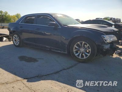 Czwarte zdjęcie samochodu z boku: 2015 CHRYSLER 300 LIMITED VIN:2C3CCAAG7FH742961 - miniatura