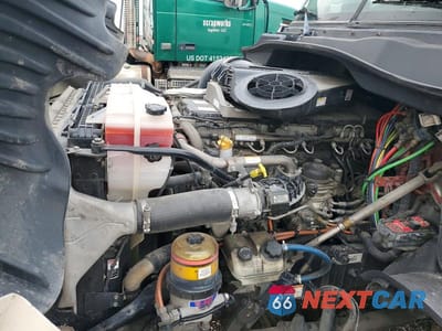 Zdjęcie 7 z 10 samochodu: 2019 FREIGHTLINER CASCADIA 125 SEMI TRUCK VIN:3AKJGEDV6KSKV1431 - miniatura