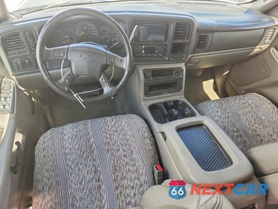 Zdjęcie 8 z 13 samochodu: 2004 CHEVROLET TAHOE K1500 VIN:1GNEK13Z04J307174 - miniatura