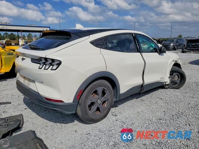 Trzecie zdjęcie samochodu z tyłu: 2022 FORD MUSTANG MACH-E SELECT VIN:3FMTK1RM3NMA58476 - miniatura