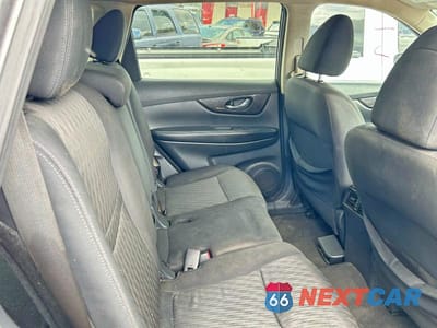 Zdjęcie 6 z 11 samochodu: 2019 NISSAN ROGUE S VIN:5N1AT2MT4KC802057 - miniatura