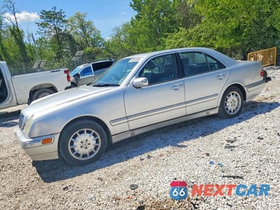 2000 MERCEDES-BENZ E 320 WDBJF65J7YB148619 - główne zdjęcie licytacji z USA - miniatura