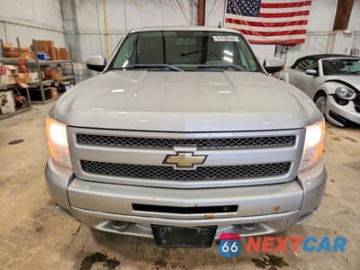 Piąte zdjęcie samochodu w środku: 2010 CHEVROLET SILVERADO K1500 LT VIN:3GCRKSE3XAG191181 - miniatura