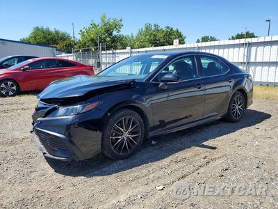 2023 TOYOTA CAMRY SE 4T1G11AK2PU802825 - główne zdjęcie licytacji z USA - miniatura