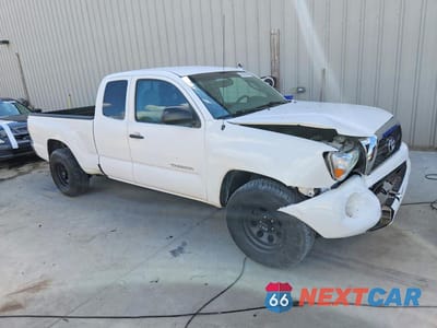 Czwarte zdjęcie samochodu z boku: 2011 TOYOTA TACOMA BASE VIN:5TFTX4CN2BX008330 - miniatura