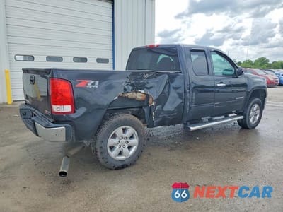 Trzecie zdjęcie samochodu z tyłu: 2013 GMC SIERRA K1500 SLE VIN:1GTR2VE7XDZ321811 - miniatura