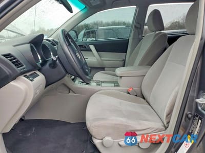 Zdjęcie 7 z 13 samochodu: 2011 TOYOTA HIGHLANDER BASE VIN:5TDZK3EH1BS044476 - miniatura