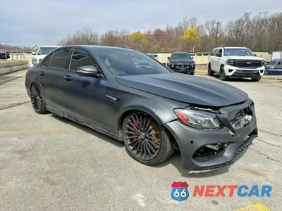 Czwarte zdjęcie samochodu z boku: 2019 MERCEDES-BENZ E 63 AMG-S 4MATIC VIN:WDDZF8KB3KA508341 - miniatura