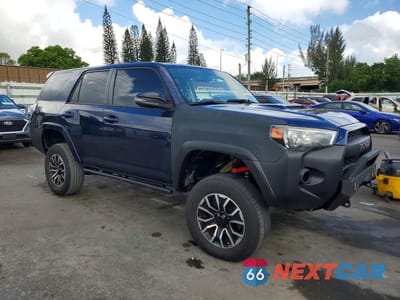 Czwarte zdjęcie samochodu z boku: 2018 TOYOTA 4RUNNER TRD OFF-ROAD PREMIUM VIN:JTEBU5JR7J5528707 - miniatura