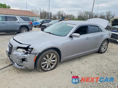 2015 CHRYSLER 300 LIMITED 2C3CCARG4FH899416 - główne zdjęcie licytacji z USA - miniatura