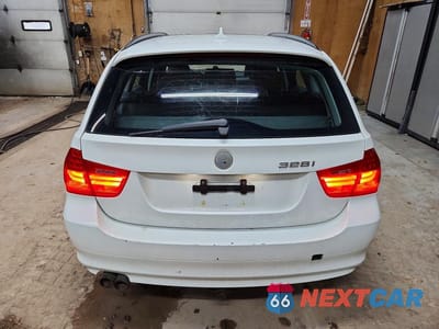 Zdjęcie 6 z 12 samochodu: 2012 BMW 328 XI VIN:WBAUU3C56CA543377 - miniatura