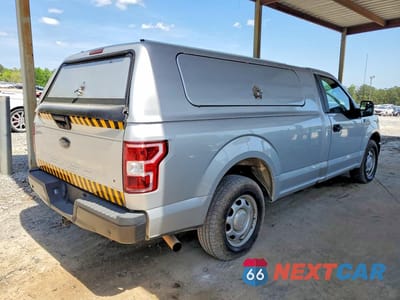 Trzecie zdjęcie samochodu z tyłu: 2019 FORD F150 VIN:1FTMF1C5XKKC61950 - miniatura