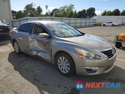 Czwarte zdjęcie samochodu z boku: 2015 NISSAN ALTIMA 2.5 S VIN:1N4AL3AP9FC131451 - miniatura
