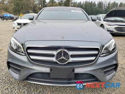 Piąte zdjęcie samochodu w środku: 2018 MERCEDES-BENZ E 300 4MATIC VIN:WDDZF4KB2JA371898 - miniatura