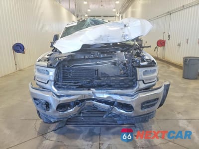 Piąte zdjęcie samochodu w środku: 2024 RAM 5500 VIN:3C7WRNFL9RG254963 - miniatura