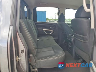 Zdjęcie 10 z 11 samochodu: 2018 NISSAN TITAN SV VIN:1N6AA1E60JN510693 - miniatura