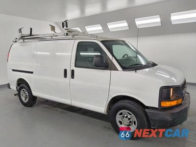 Czwarte zdjęcie samochodu z boku: 2013 CHEV EXPRESS G2500 VIN:1GCWGFCA9D1151447 - miniatura