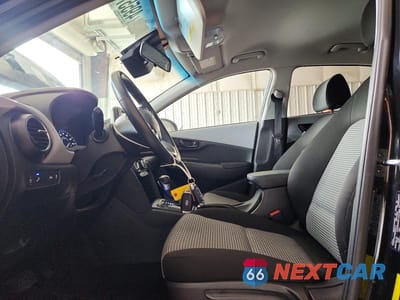 Zdjęcie 7 z 13 samochodu: 2019 HYUNDAI KONA SEL VIN:KM8K22AA3KU374504 - miniatura