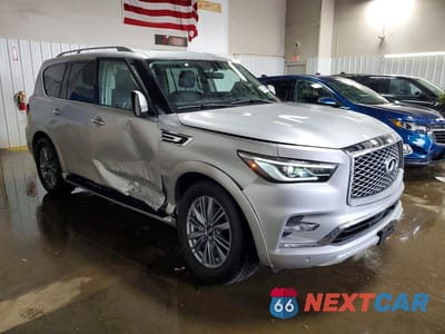 Czwarte zdjęcie samochodu z boku: 2022 INFINITI QX80 LUXE VIN:JN8AZ2AE9N9293470 - miniatura