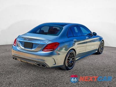 Czwarte zdjęcie samochodu z boku: 2018 MERCEDES-BENZ C 63 AMG-S VIN:55SWF8HB6JU266251 - miniatura