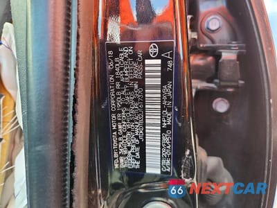 Zdjęcie 12 z 12 samochodu: 2018 TOYOTA PRIUS C TWO VIN:JTDKDTB32J1617370 - miniatura