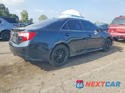Trzecie zdjęcie samochodu z tyłu: 2014 TOYOTA CAMRY SE VIN:4T1BF1FK4EU750180 - miniatura
