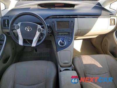 Zdjęcie 8 z 12 samochodu: 2010 TOYOTA PRIUS V VIN:JTDKN3DUXA5003940 - miniatura