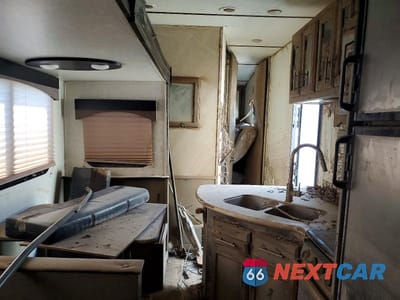 Piąte zdjęcie samochodu w środku: 2019 STARCRAFT TELLURIDE CAMPER VIN:1SACS0BS1K2FA5079 - miniatura