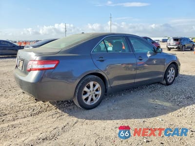 Trzecie zdjęcie samochodu z tyłu: 2011 TOYOTA CAMRY LE VIN:4T1BF3EK5BU771600 - miniatura