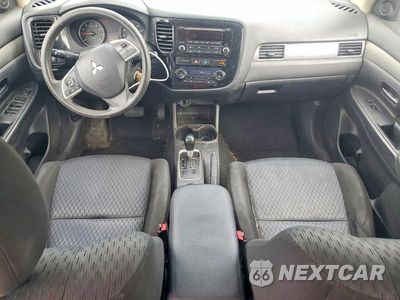 Zdjęcie 8 z 13 samochodu: 2014 MITSUBISHI OUTLANDER ES VIN:JA4AD2A33EZ005204 - miniatura
