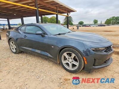 Czwarte zdjęcie samochodu z boku: 2019 CHEVROLET CAMARO LS VIN:1G1FB1RX8K0147088 - miniatura