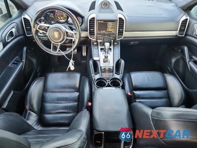 Zdjęcie 8 z 13 samochodu: 2015 PORSCHE CAYENNE TURBO VIN:WP1AC2A26FLA80496 - miniatura