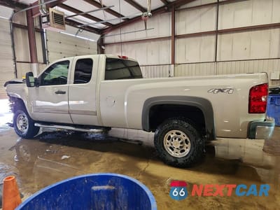 Drugie zdjęcie samochodu z przodu: 2008 CHEVROLET SILVERADO K2500 HEAVY DUTY VIN:1GCHK29K98E111528 - miniatura