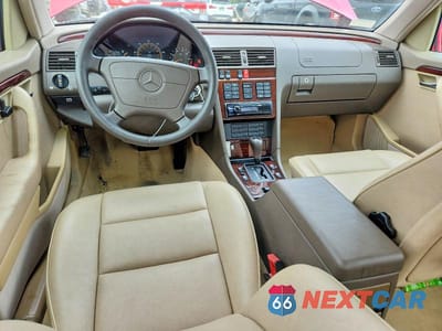 Zdjęcie 8 z 12 samochodu: 1995 MERCEDES-BENZ C 220 VIN:WDBHA22E5SF225016 - miniatura