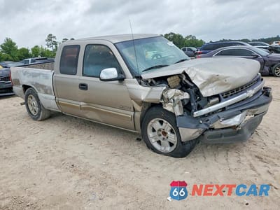 Czwarte zdjęcie samochodu z boku: 2002 CHEVROLET SILVERADO C1500 VIN:2GCEC19V621256880 - miniatura